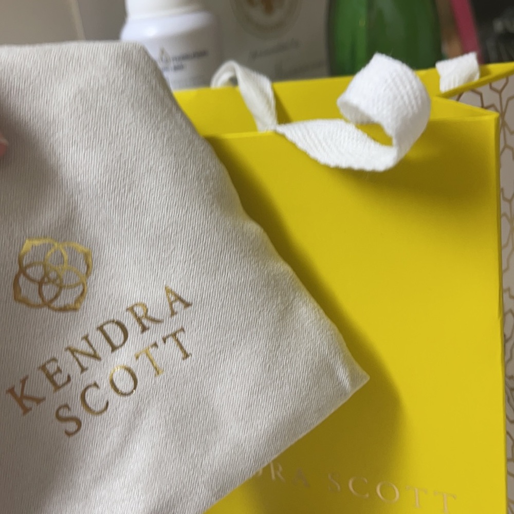Kendra Scott bundle! - Picture 3 of 5